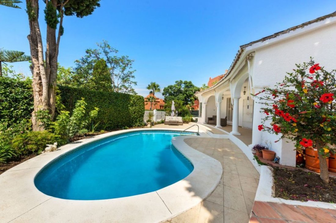 House in Elviria-Cabopino, Marbella, Spain 1 - 13108193