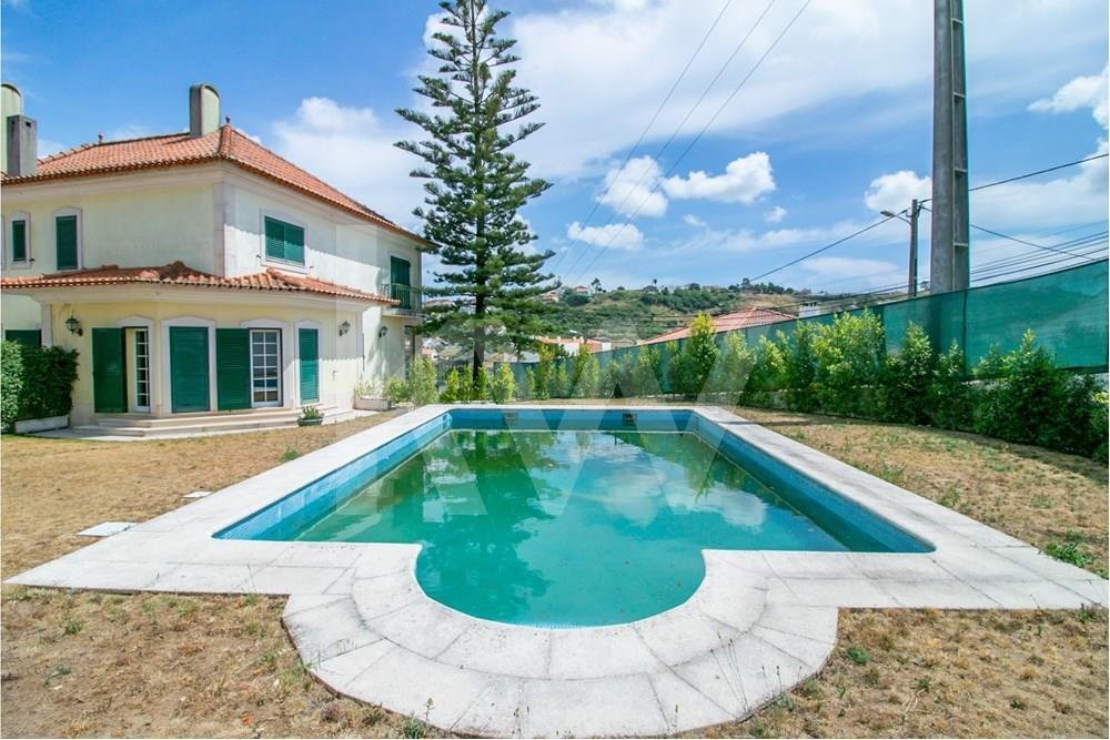 Moradia Em Caneças Com Vista Privilegiada áreas In Odivelas, Lisbon