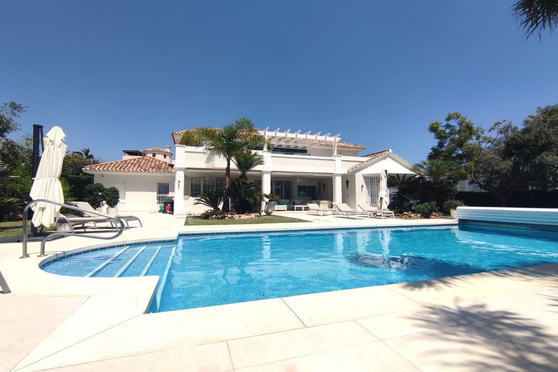 Villa en Elviria-Cabopino, Marbella, España 3 - 12837074
