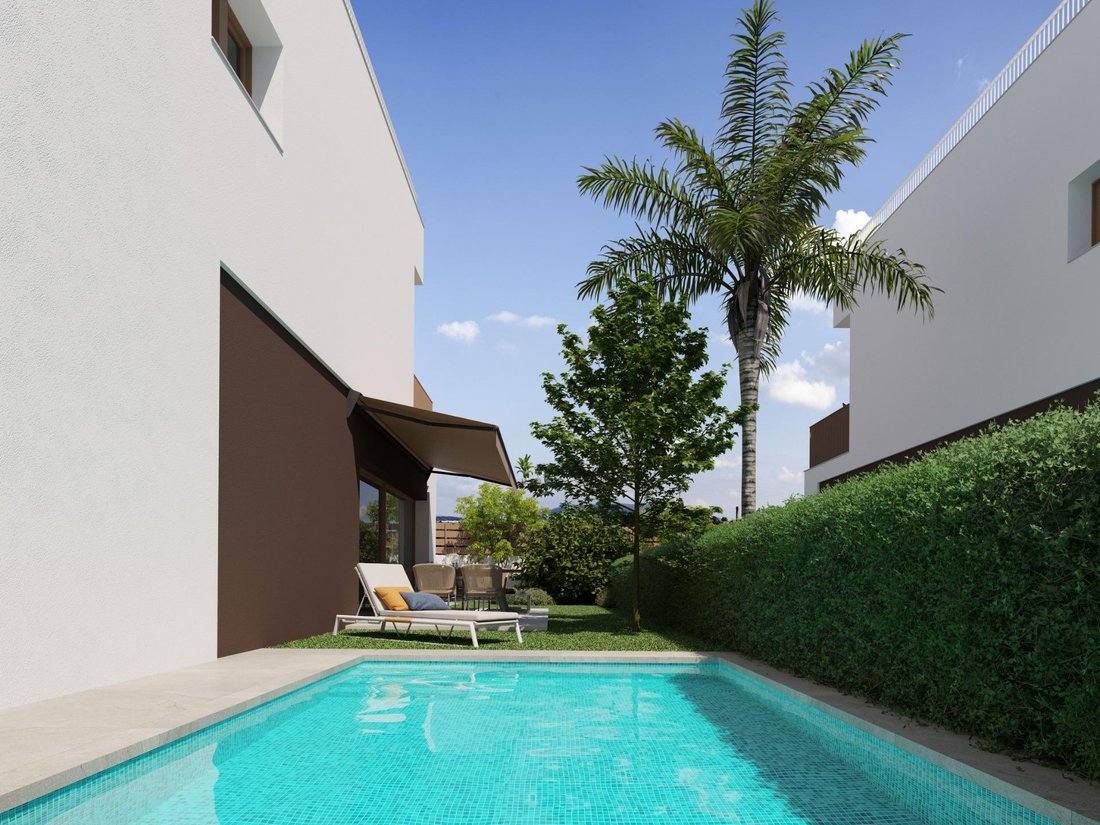 Villa in Elx / Elche, Valencian Community, Spain 2 - 13110977