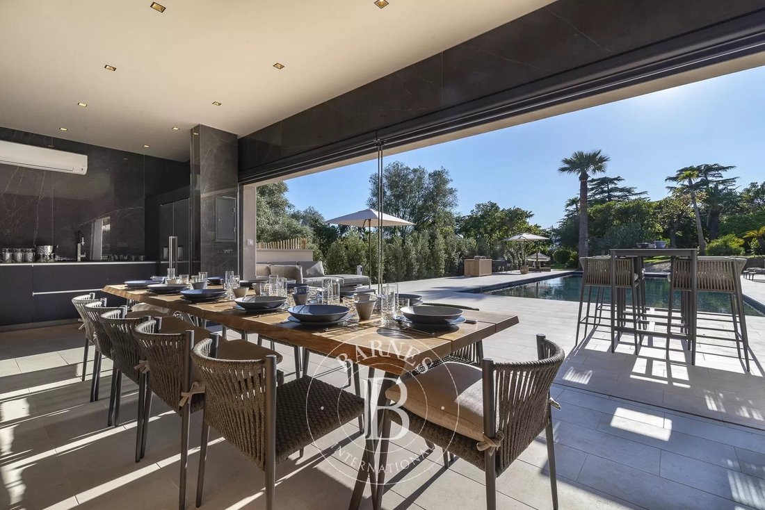 Villa in Saint-Tropez, Provence-Alpes-Côte d'Azur, France 5 - 10530827