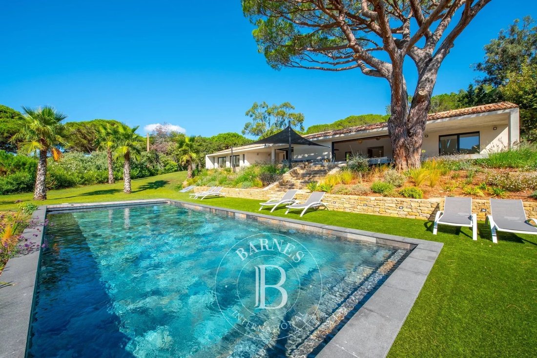 Villa in Ramatuelle, Provence-Alpes-Côte d'Azur, France 1 - 11298383