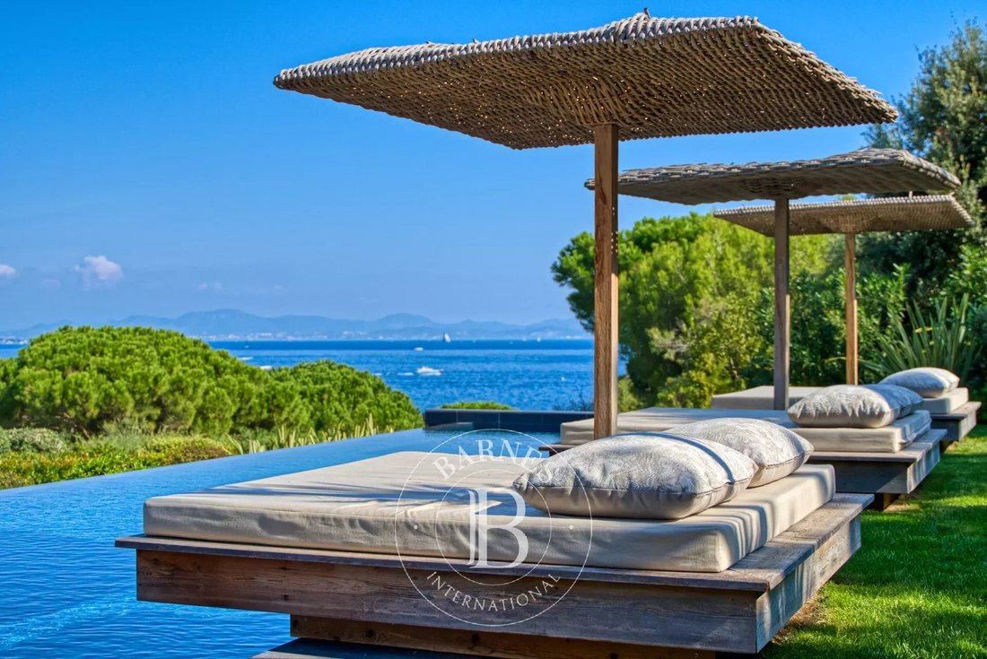 Villa in Saint-Tropez, Provence-Alpes-Côte d'Azur, France 4 - 10890156