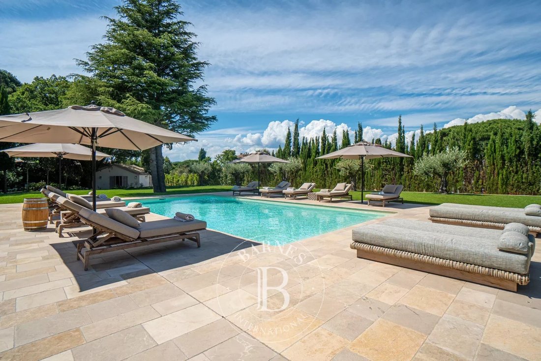 Villa in Gassin, Provence-Alpes-Côte d'Azur, France 1 - 11510691