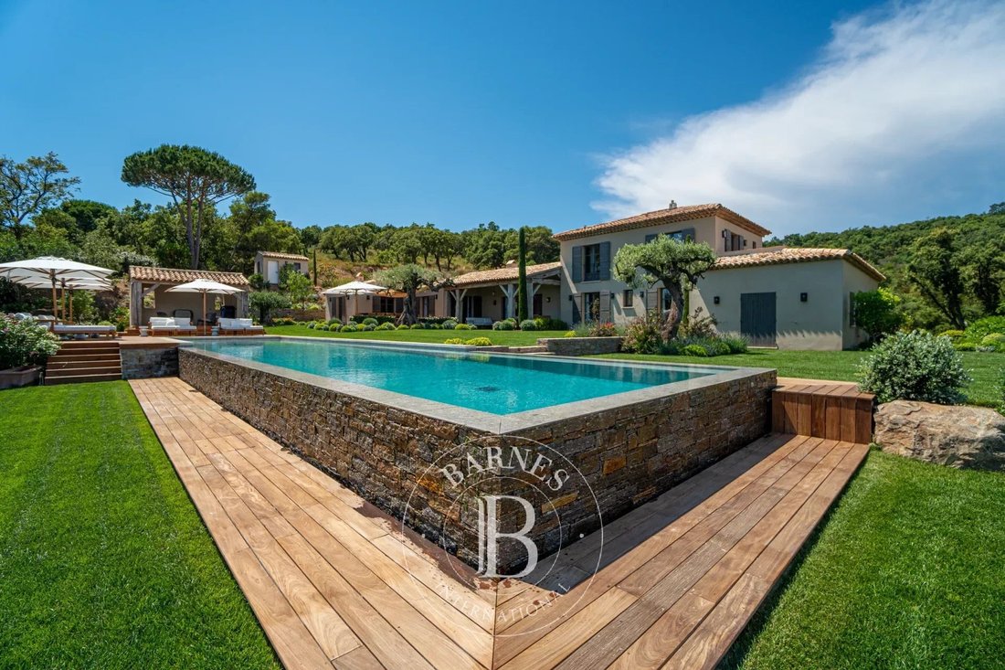 Villa in Ramatuelle, Provence-Alpes-Côte d'Azur, France 1 - 11484635