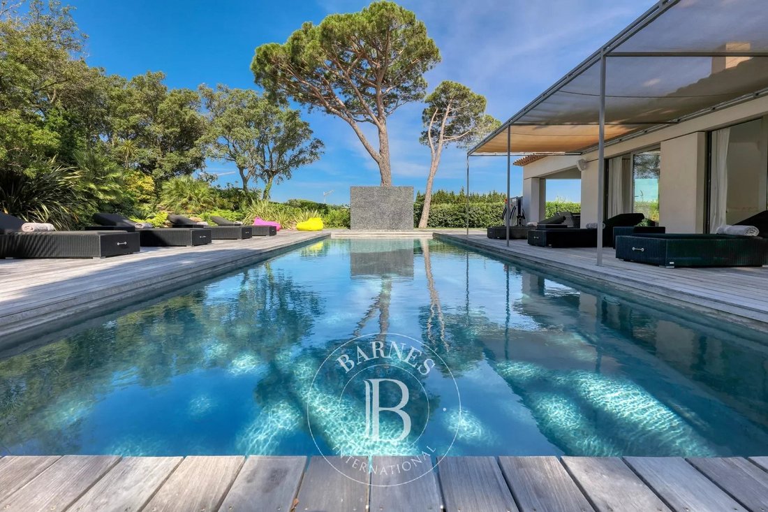 Villa in Saint-Tropez, Provence-Alpes-Côte d'Azur, France 1 - 11023523
