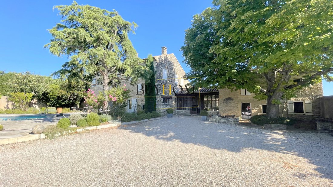 Le Rêve Provençal: A 1700s Mas Where Time Stands Still