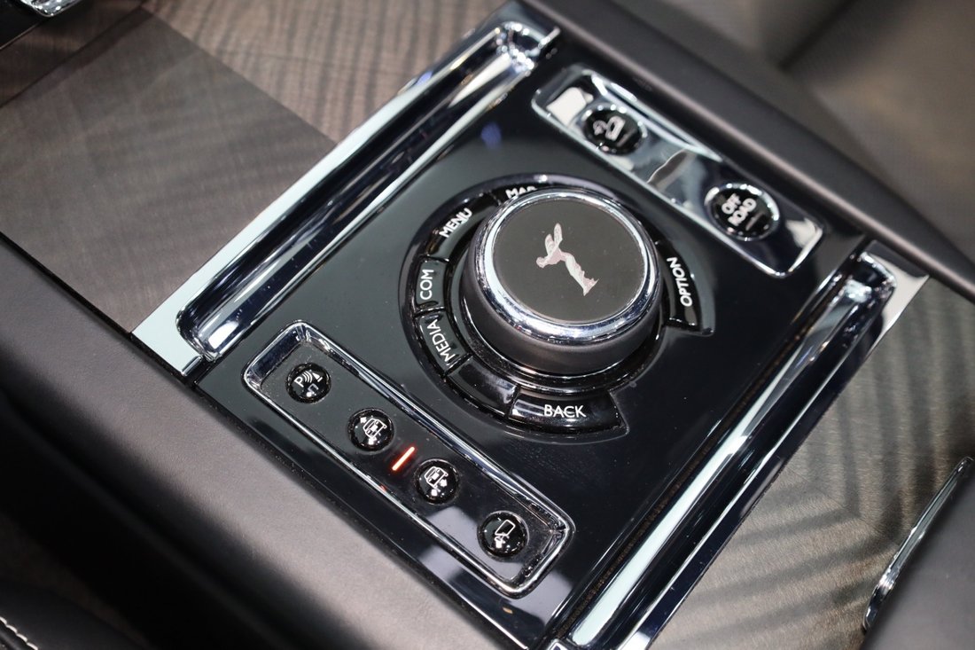 Suv in Dubai, Dubai, United Arab Emirates 4 - 13111552