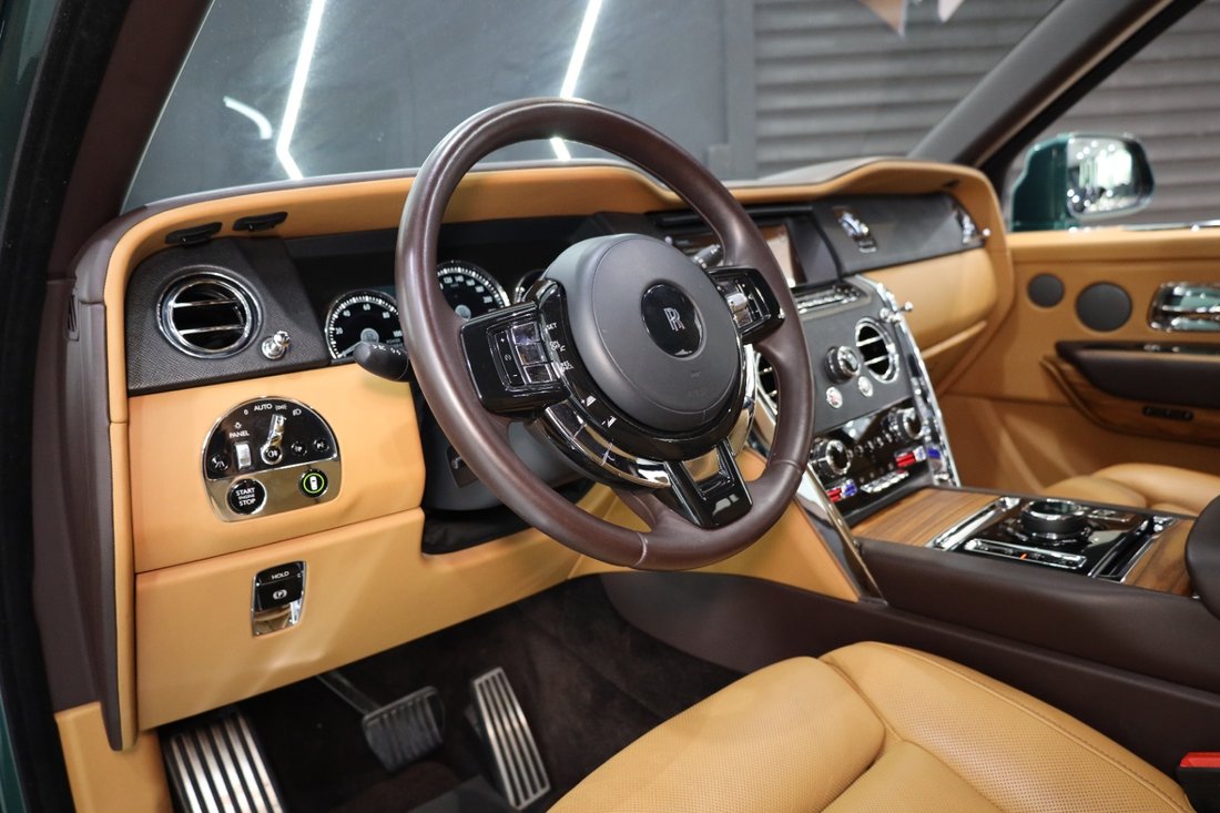 Suv in Dubai, Dubai, United Arab Emirates 5 - 13111549