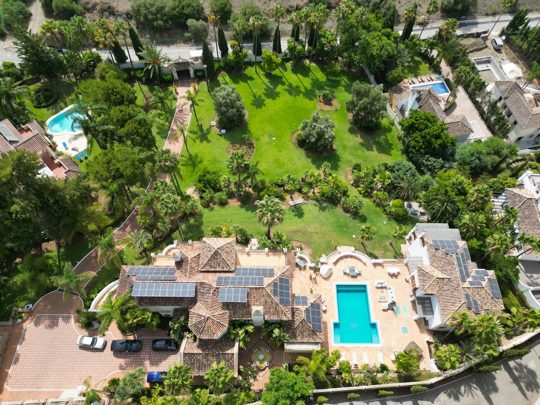 Villa in El Paraíso, Benahavis, Spain 4 - 11852614