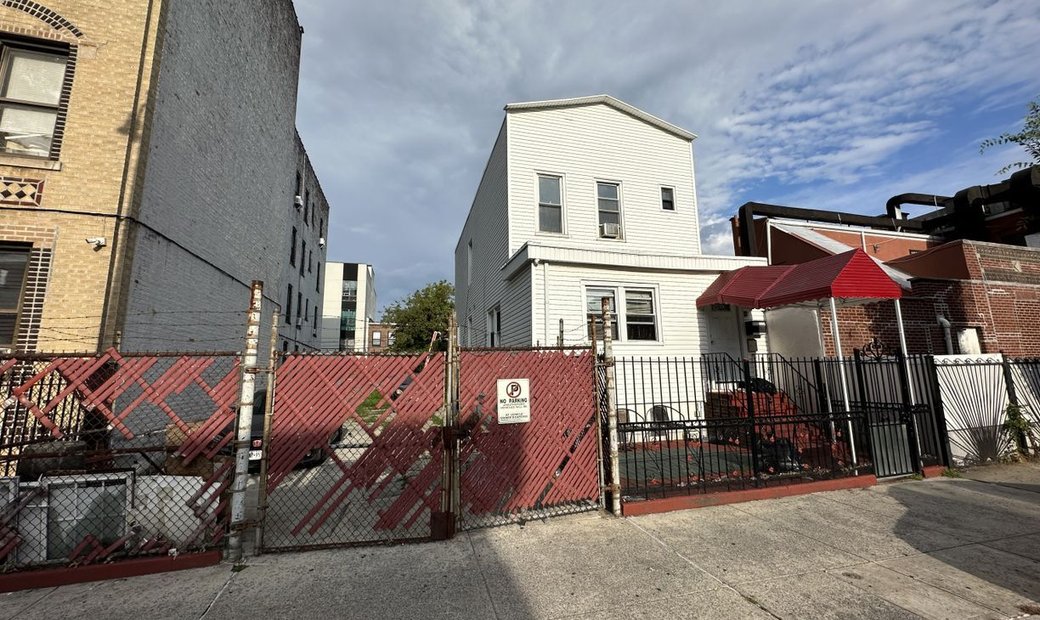 14 East 32nd Street, Brooklyn, Ny 11226 In New York, New York, United