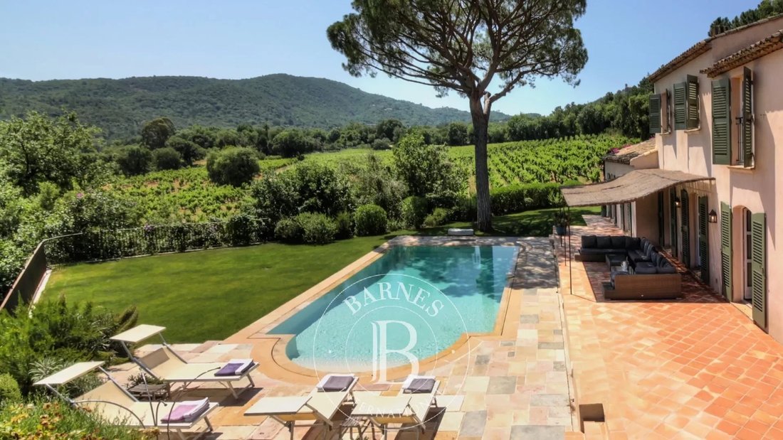 Villa in Saint-Tropez, Provence-Alpes-Côte d'Azur, France 3 - 10466479