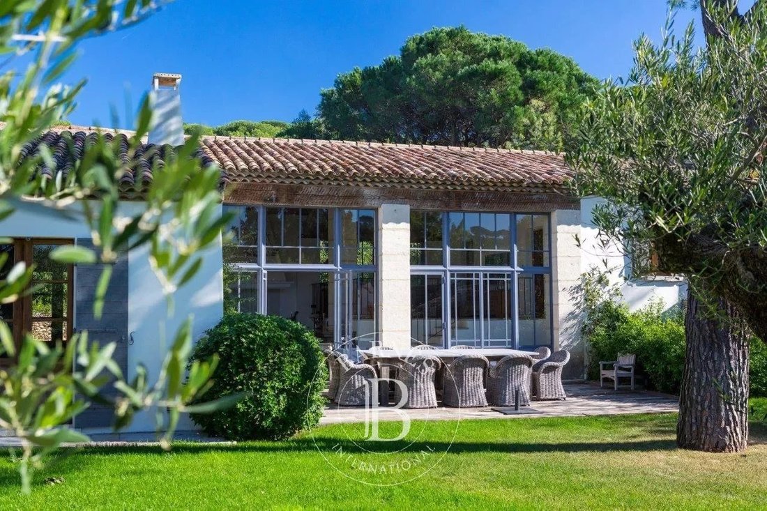 Villa in Saint-Tropez, Provence-Alpes-Côte d'Azur, France 4 - 10466508