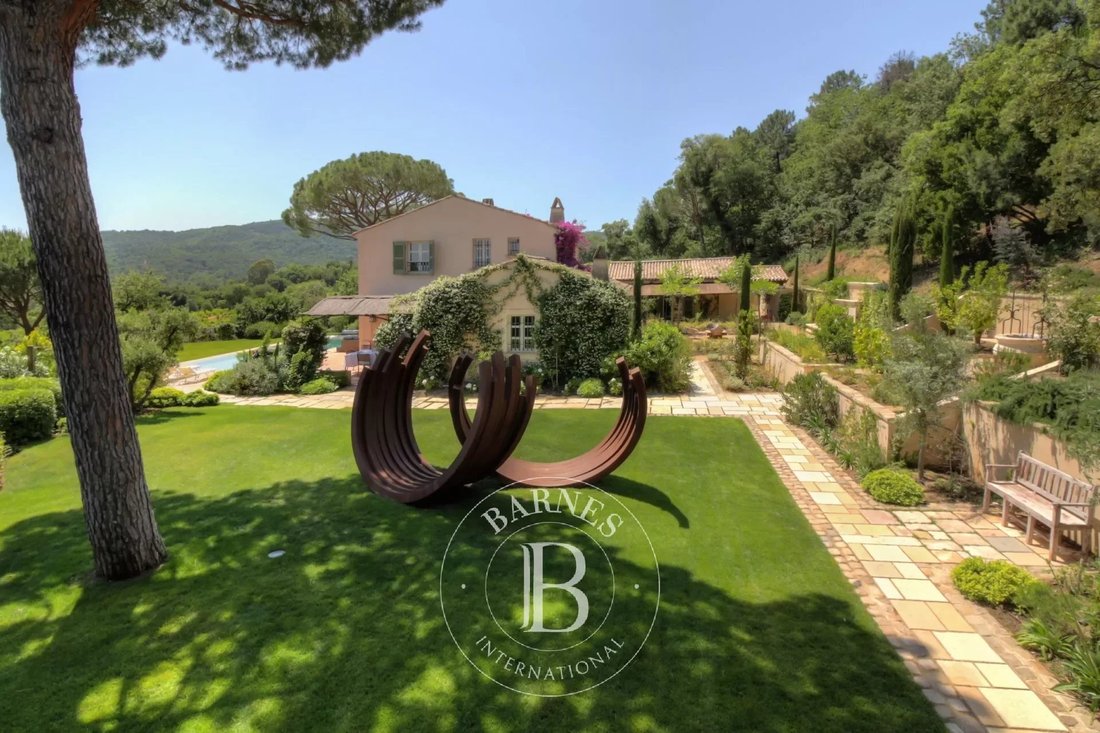 Villa in Saint-Tropez, Provence-Alpes-Côte d'Azur, France 4 - 10466479