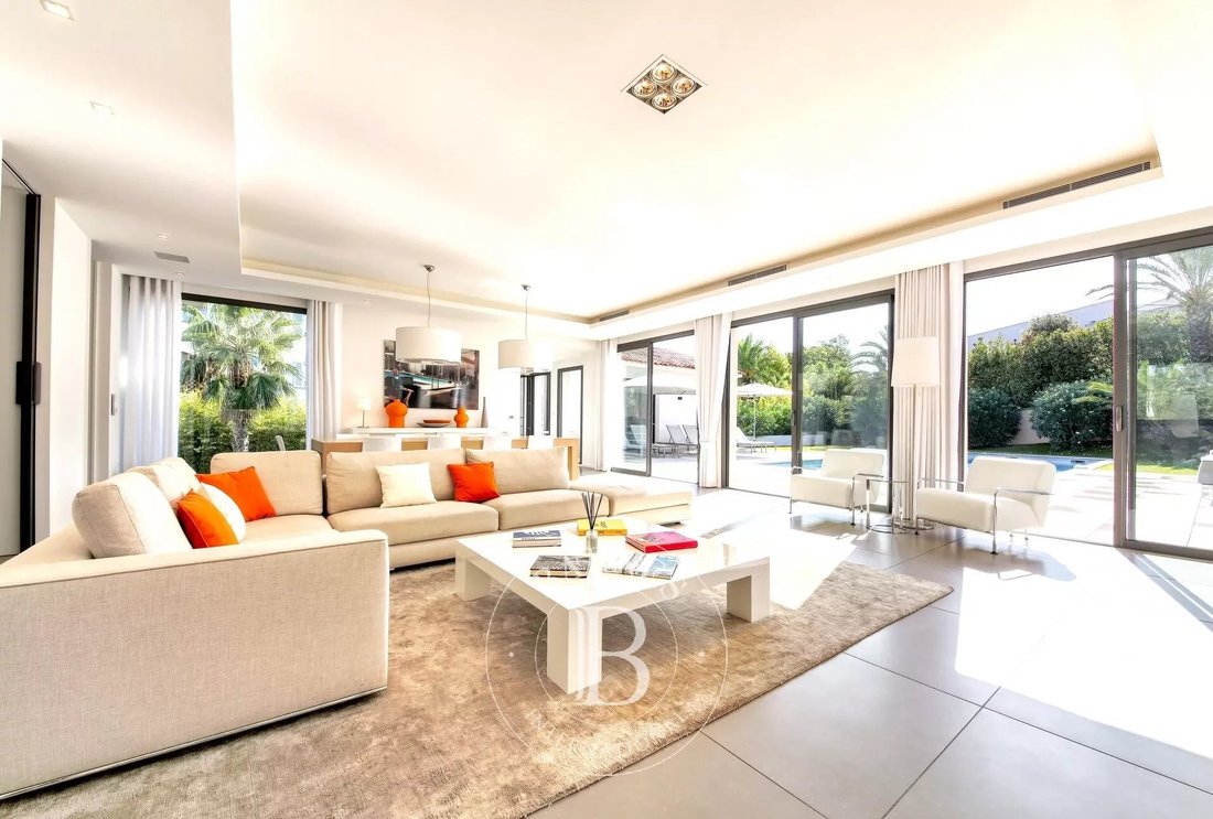 Villa in Saint-Tropez, Provence-Alpes-Côte d'Azur, France 5 - 10513640