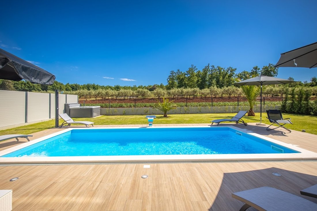 Porec House In Poreč, Istria County, Croatia For Sale (13112885)