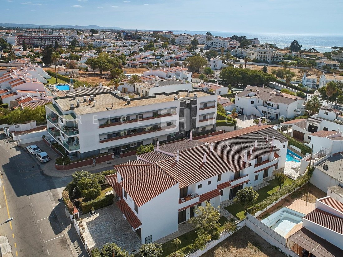 Villa in Olhos de Agua, Algarve, Portugal 2 - 13112152