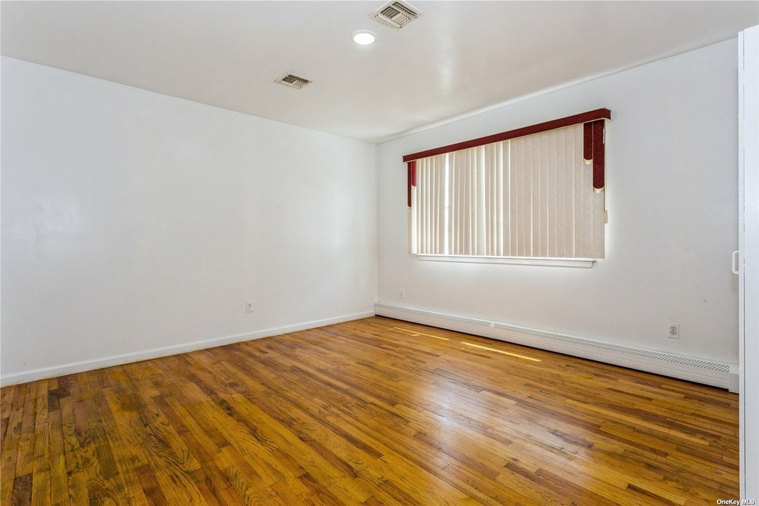 6 Bedrooms Multi Family Home In Elmont, New York, United States For