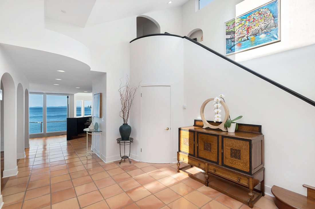 Spacious Waterfront Home In Saanich, British Columbia, Canada For Sale