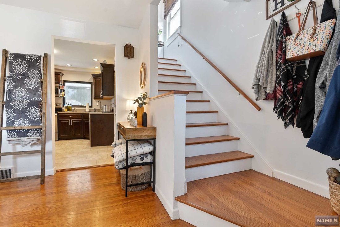 33 Sunset Drive In Nutley, New Jersey, United States For Sale (12996569)