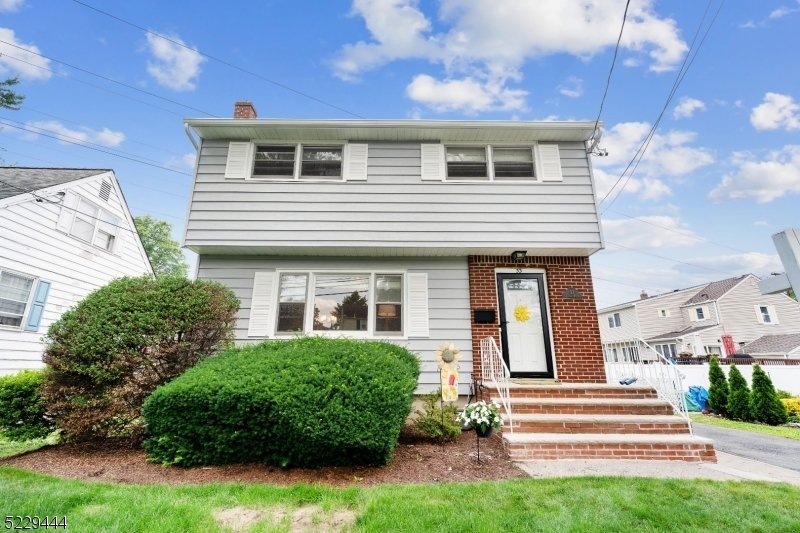 33 Sunset Drive In Nutley, New Jersey, United States For Sale (12998292)