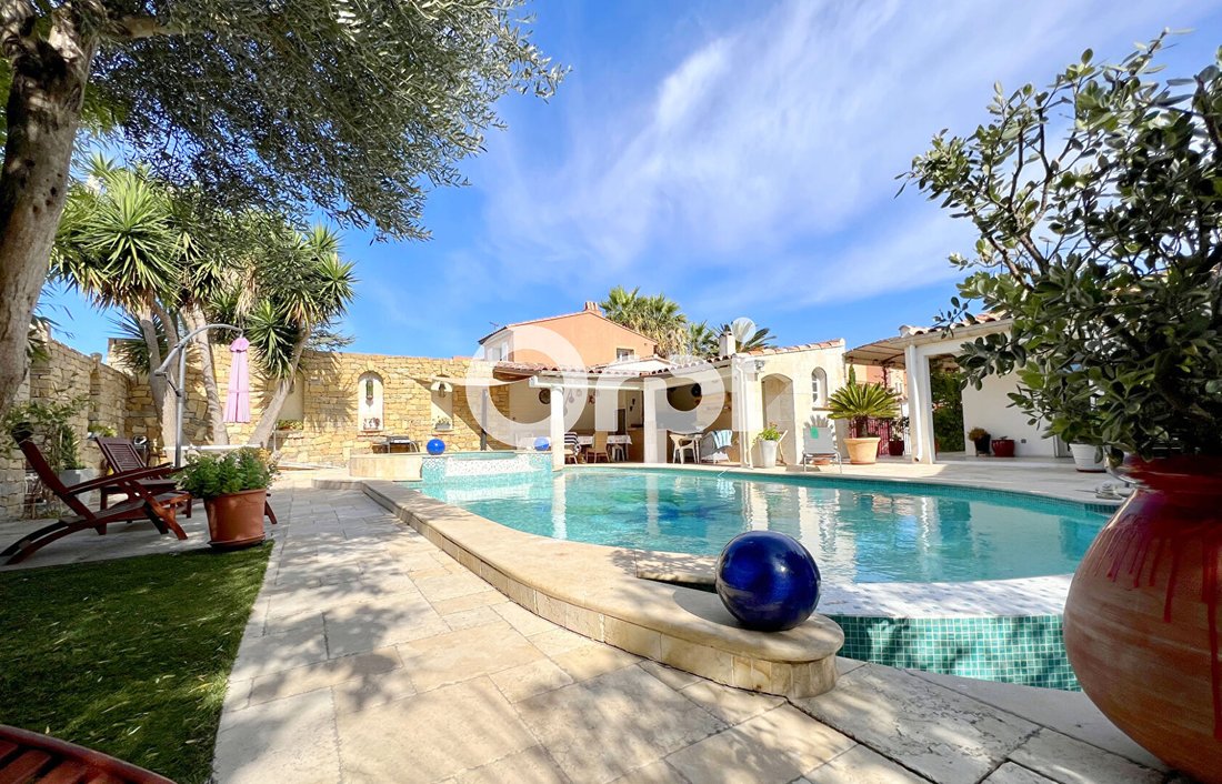 House in Beaucours-La Gorguette-La Morvenede, Sanary-sur-Mer, France 2 - 13114931