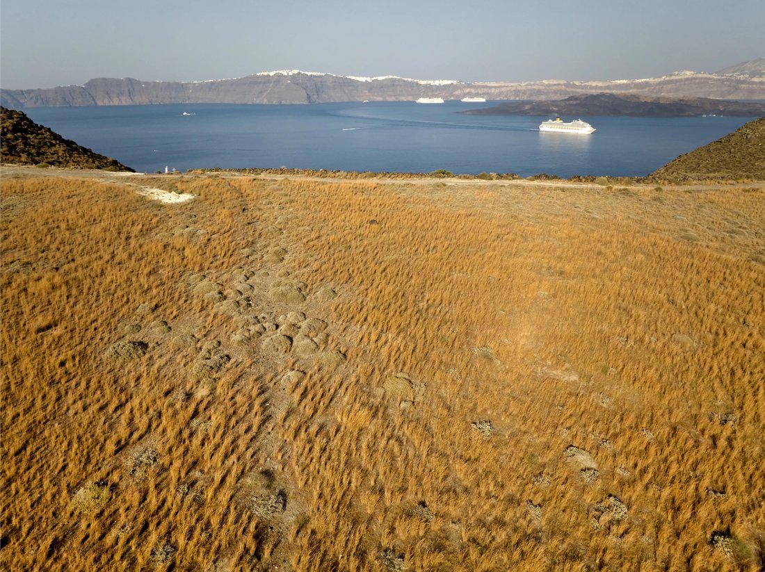 Land in Community of Thirasia, Ia, Greece 2 - 13115533
