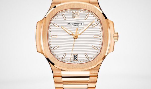 PATEK PHILIPPE | NAUTILUS 7118/1R-001 | ROSE GOLD | SILVERY OPALINE OR GOLDEN OPALINE DIAL (13116107)