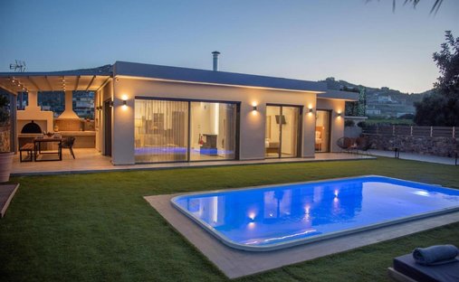 Villa in 2nd Community of Heraklion - Eastern, Heraklion, Greece 1