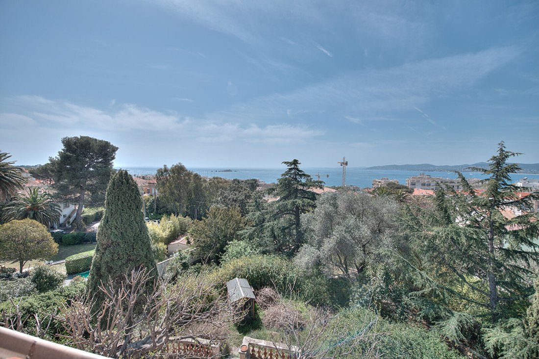 Villa in Aiguebonne, Saint-Raphaël, France 1 - 13116822