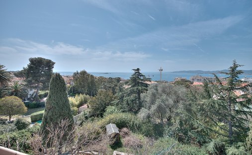 Villa in Aiguebonne, Saint-Raphaël, France 1