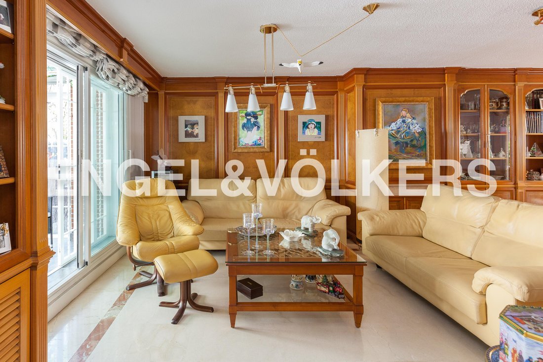 Charming Family House In Piovera In Madrid Palomas, Spain For Sale