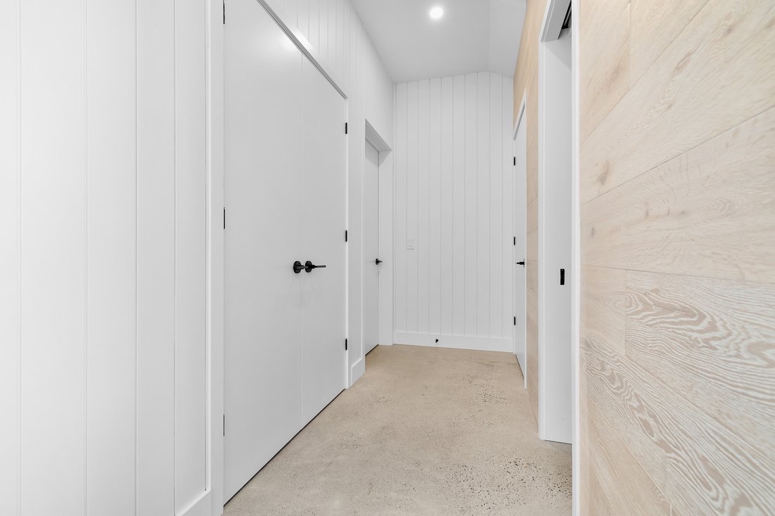 Luxury Property In Lac Sainte Marie, Quebec, Canada For Sale (13119384)