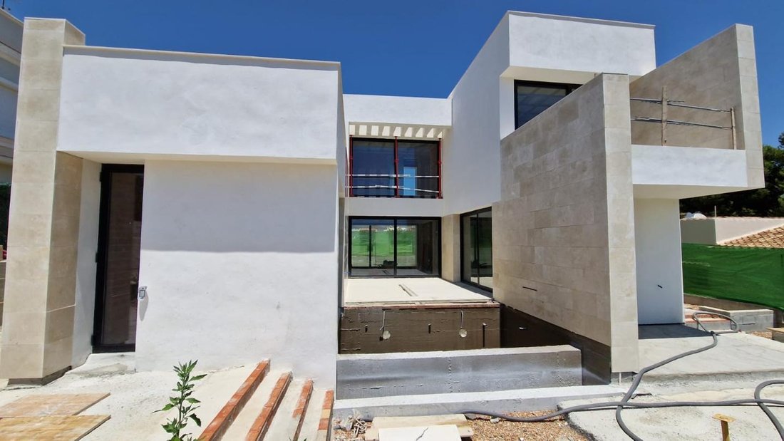 Estate in Nueva Andalucia, Marbella, Spain 1 - 13118896