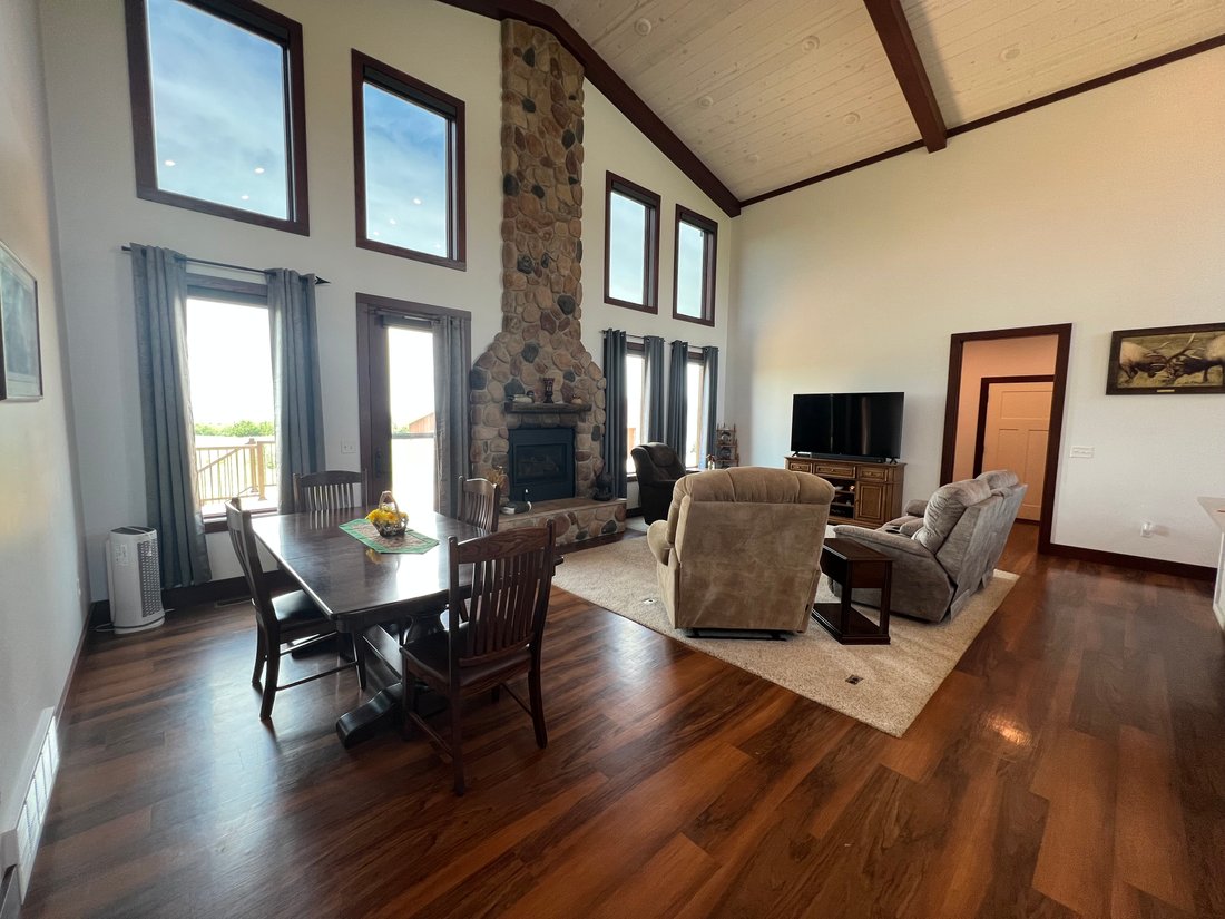 4 Bedrooms Single Family Detached In Tabor, South Dakota, United States