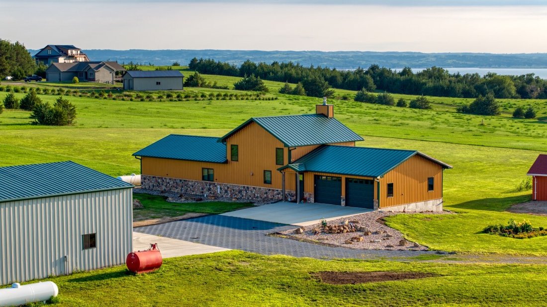 4 Bedrooms Single Family Detached In Tabor, South Dakota, United States