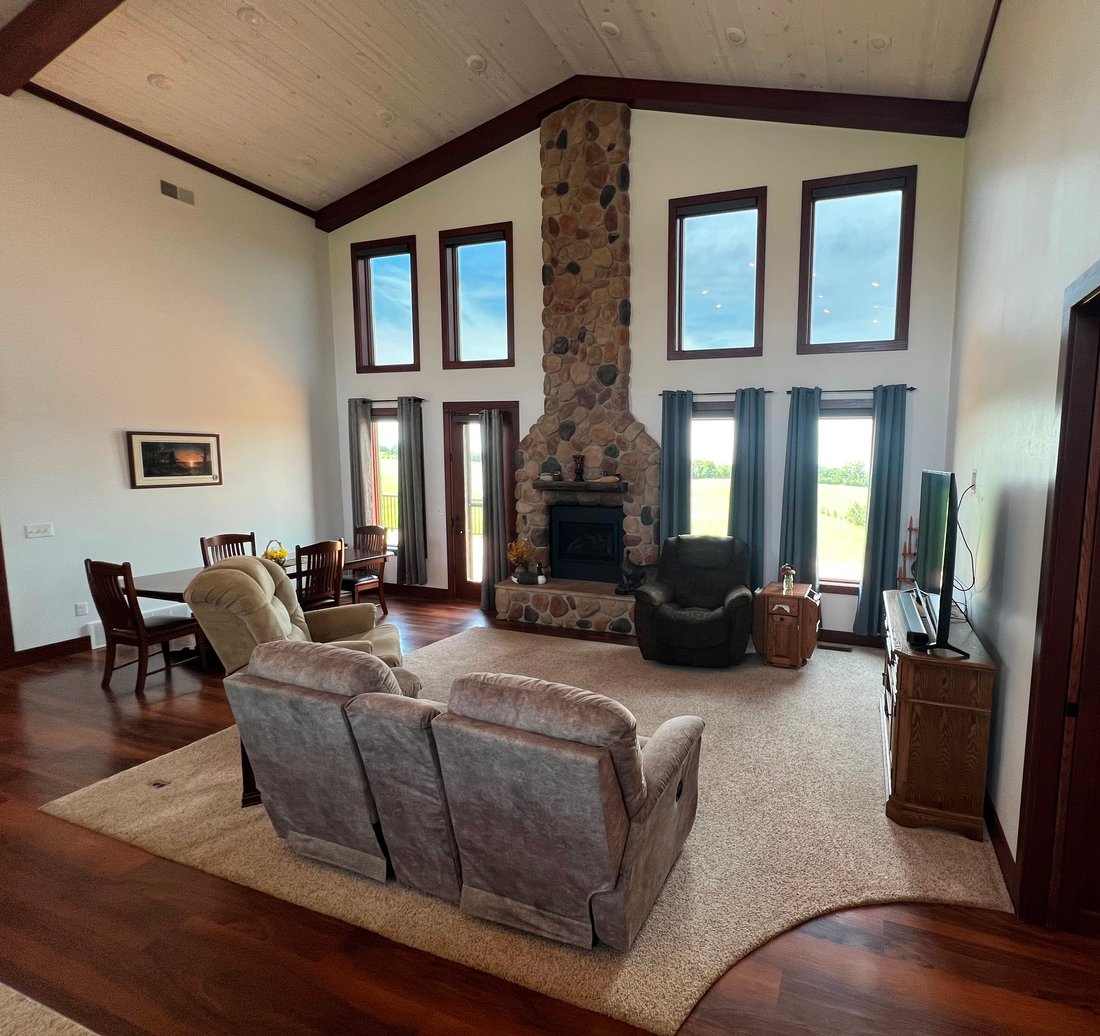 4 Bedrooms Single Family Detached In Tabor, South Dakota, United States