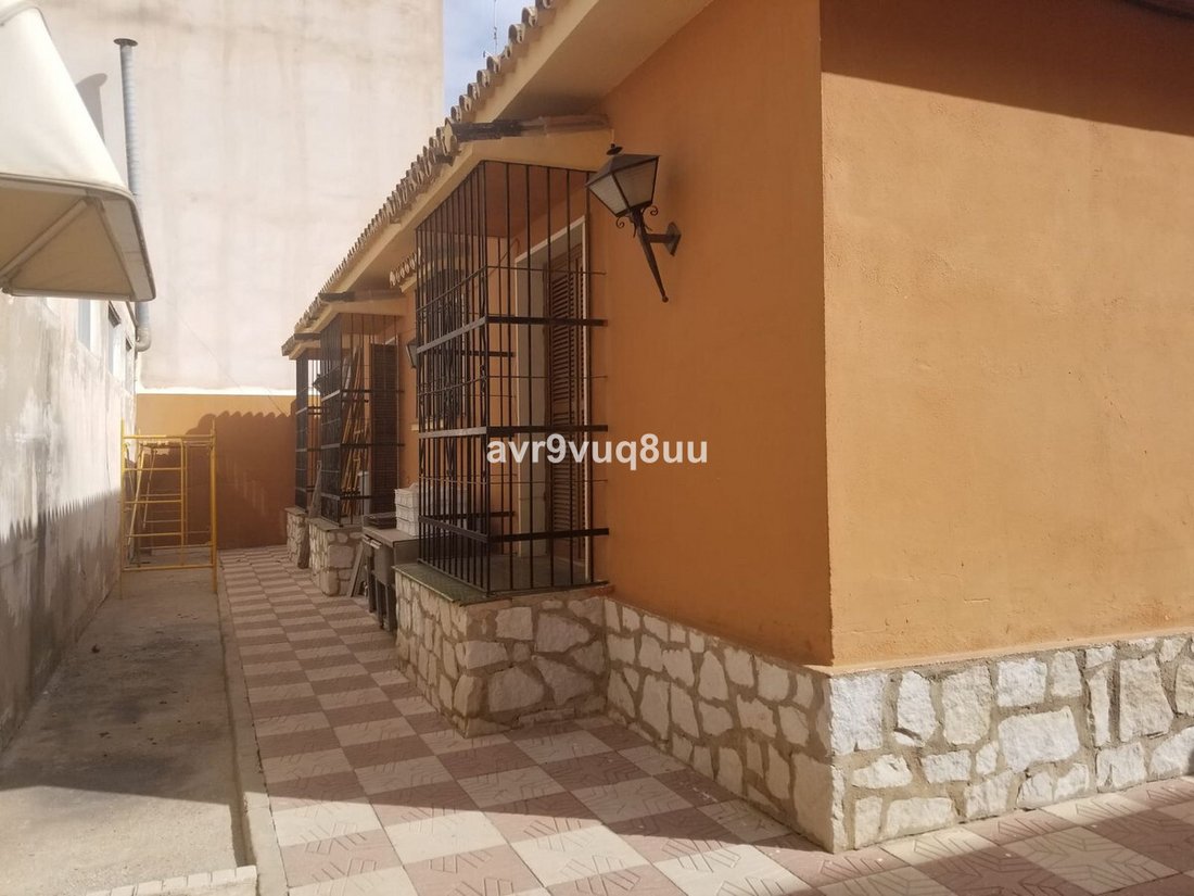 Plot For Sale In Las Lagunas, Málaga In Las Lagunas De Mijas, Andalusia