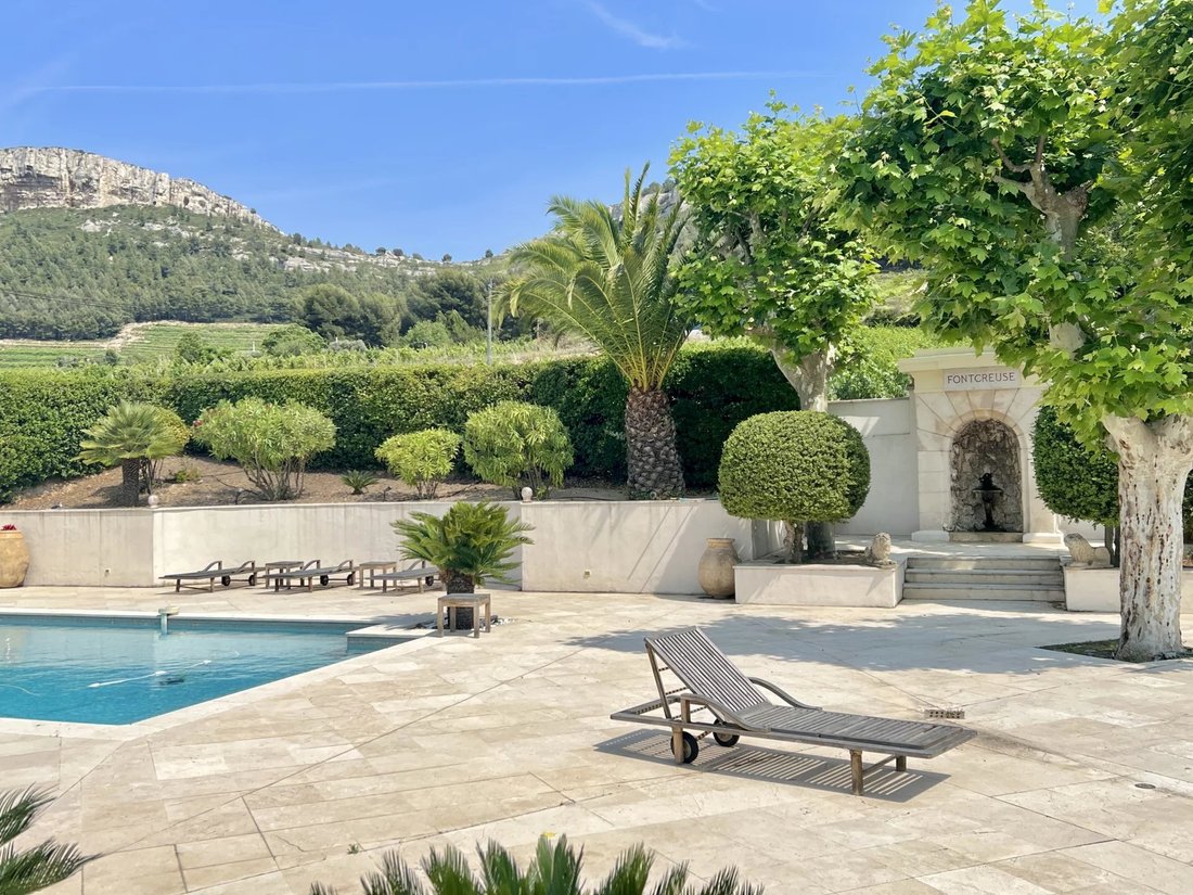 Cassis House In Cassis, Provence Alpes Côte D'azur, France For Sale