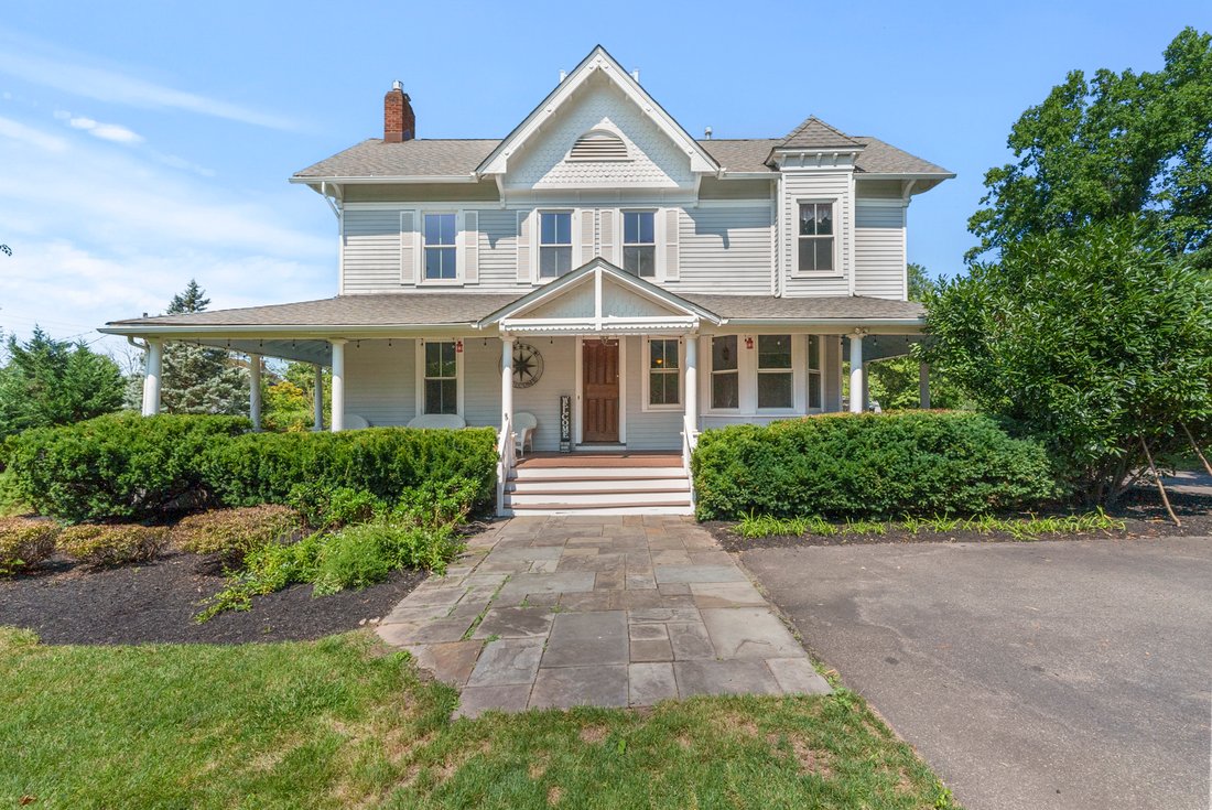 5 Bedrooms Single Family Detached In Montgomery, New Jersey, United