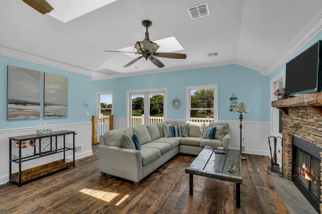 Beautiful Reverse Living Waterfront In Manasquan, New Jersey, United