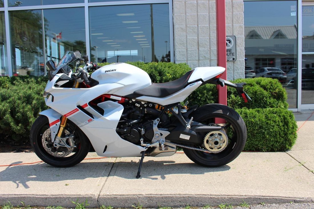Sports  / Super Sportd in Buffalo, NY 1 - 13121302