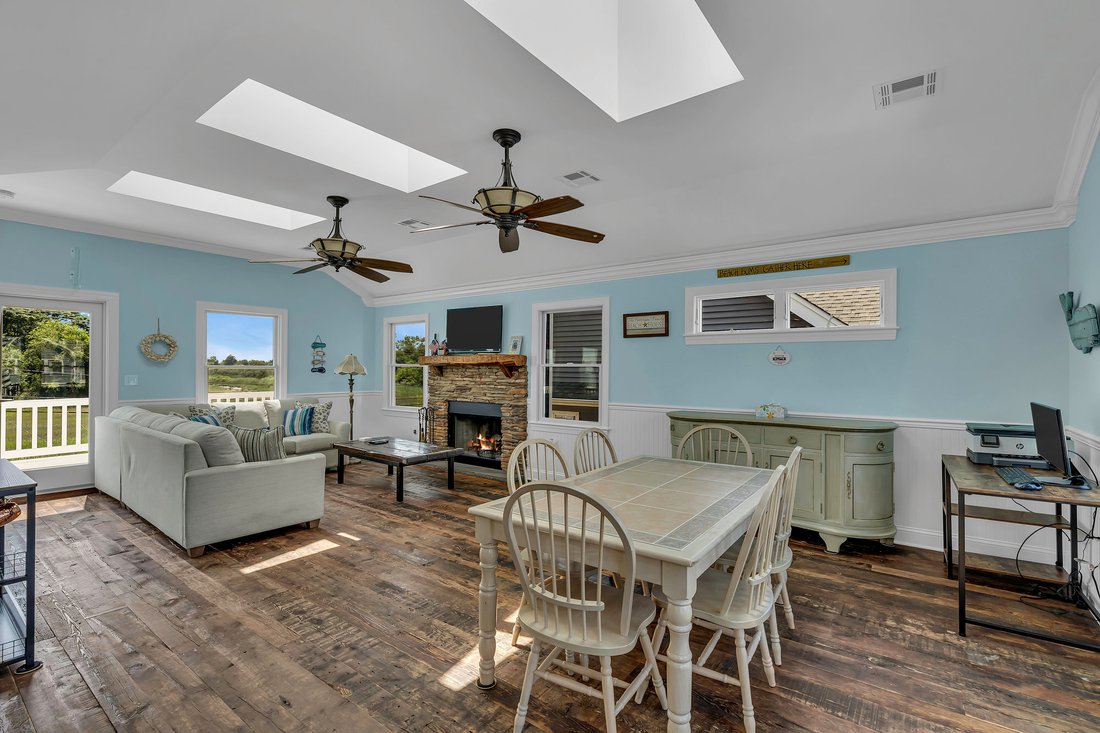 Beautiful Reverse Living Waterfront In Manasquan, New Jersey, United