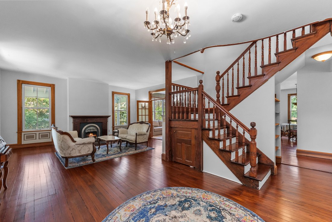 5 Bedrooms Single Family Detached In Montgomery, New Jersey, United