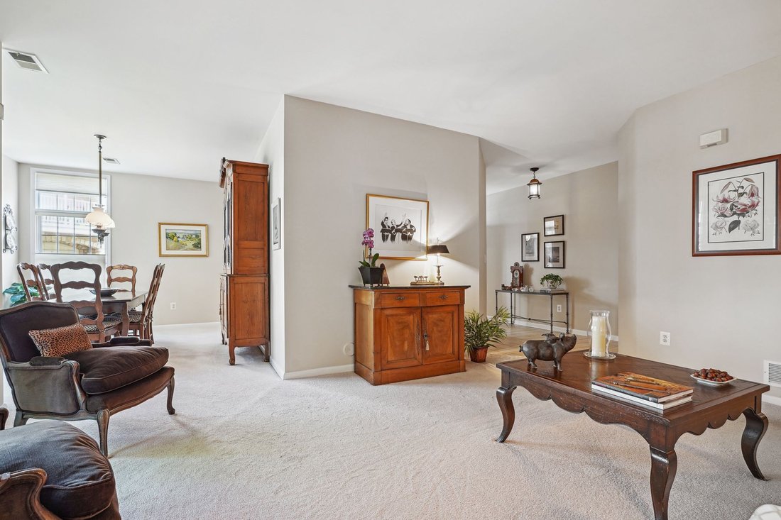 629 Binghampton Lane, Livingston, Nj In Livingston, New Jersey, United