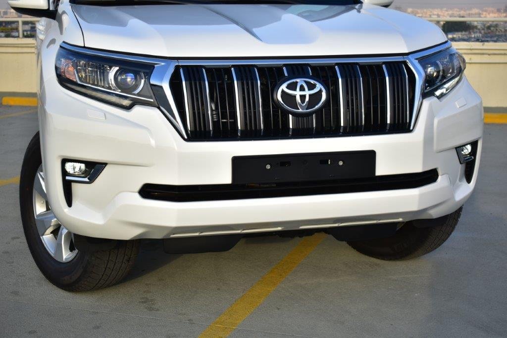 Suv in Dubai, Dubai, United Arab Emirates 3 - 13124394