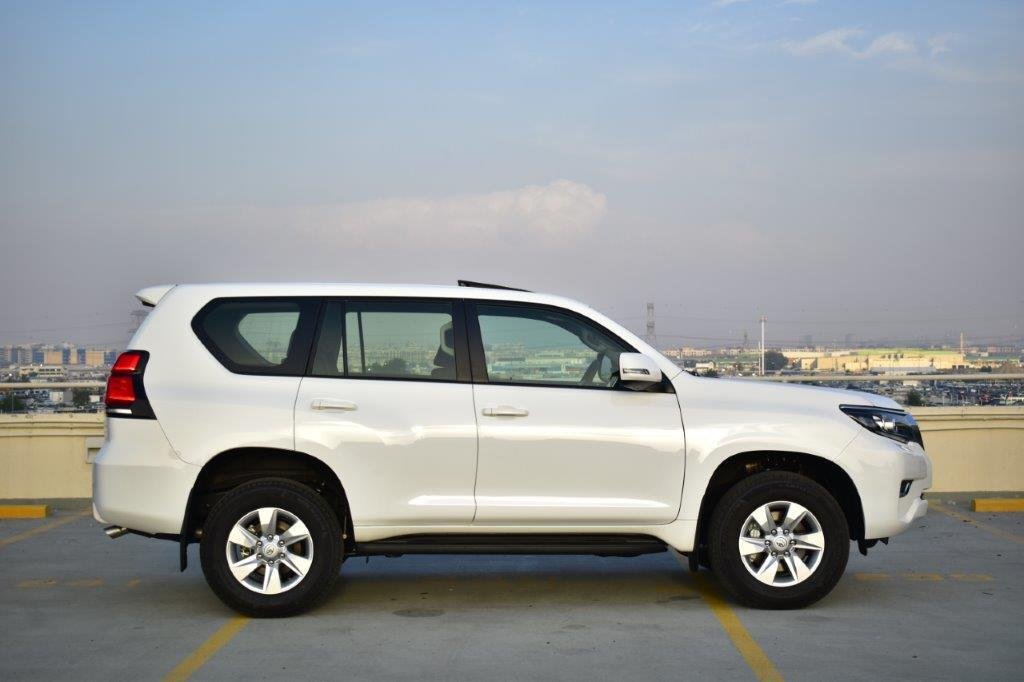 Suv in Dubai, Dubai, United Arab Emirates 4 - 13124394