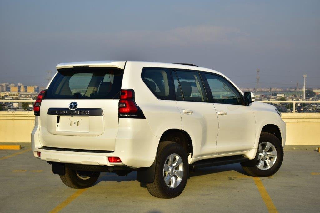 Suv in Dubai, Dubai, United Arab Emirates 5 - 13124394