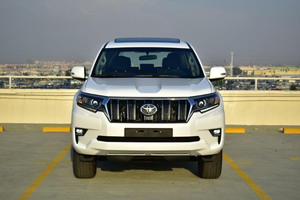 Suv in Dubai, Dubai, United Arab Emirates 1 - 13124394