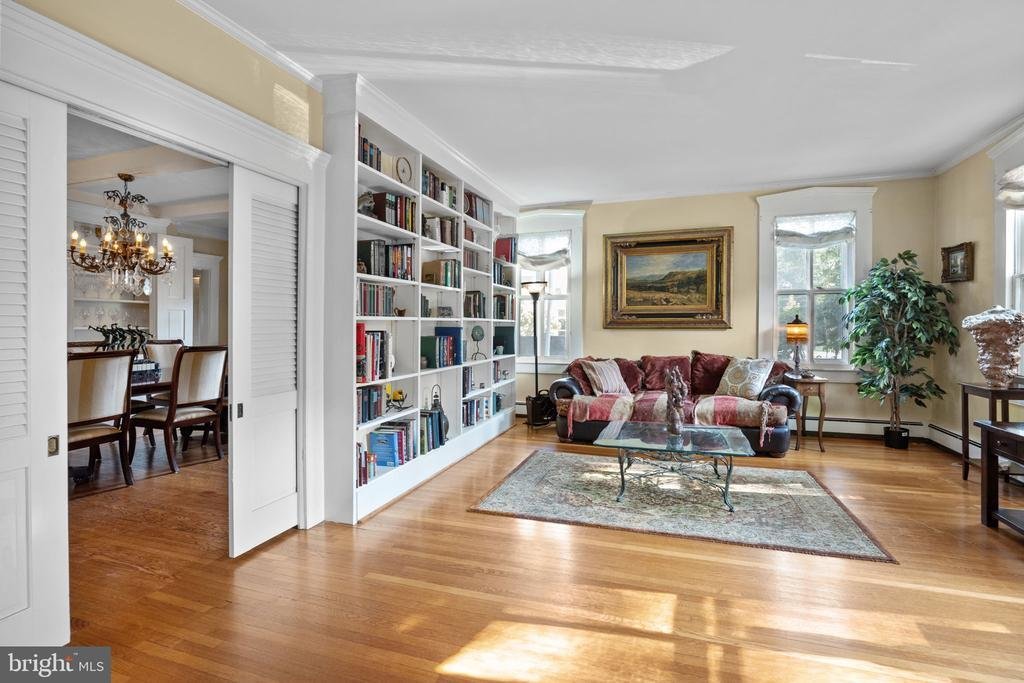 5 Bedrooms Single Family Detached In Penns Park, Pennsylvania, United